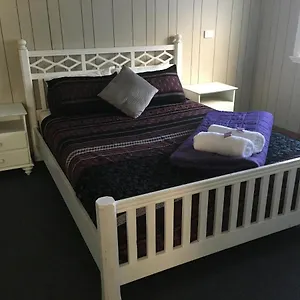 2* Hotel Goondihill